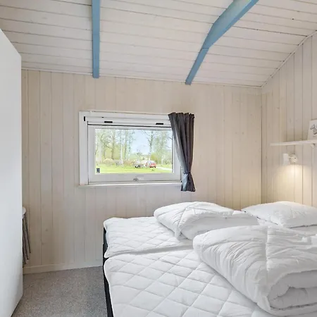 3 Bedroom Amazing In Nyaraló Tranekær