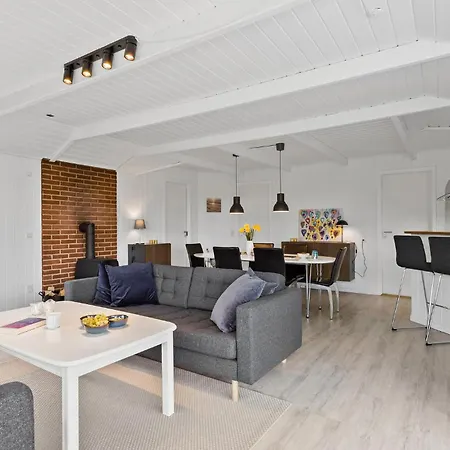 Σπίτι διακοπών 3 Bedroom Amazing In *